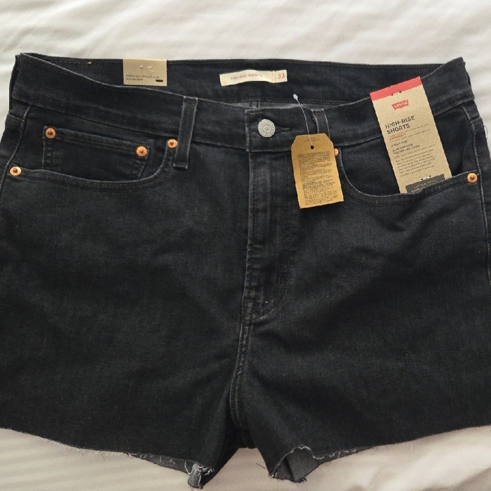 Levi's Women's Black High-Rise Shorts